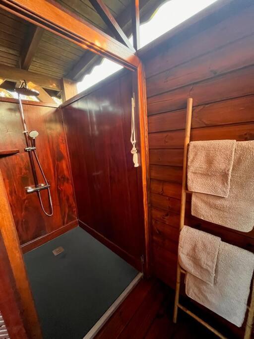 Bungalow Avec Jacuzzi Privatif Villa Sainte-Rose Exterior foto